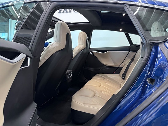 Tesla Model S 13 of 18