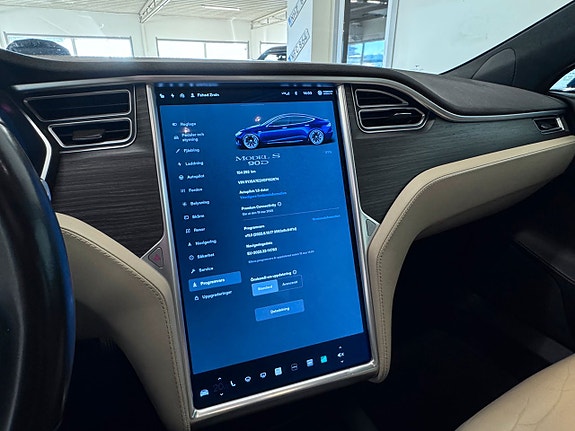 Tesla Model S 10 of 18