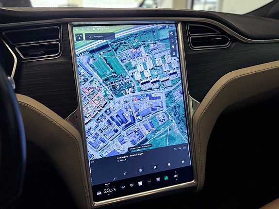 Tesla Model S 8 of 18