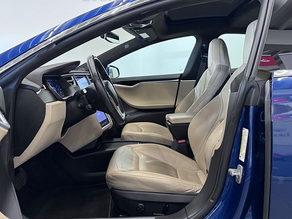 Tesla Model S 2 of 18