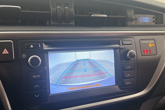 Toyota Auris 8 of 10