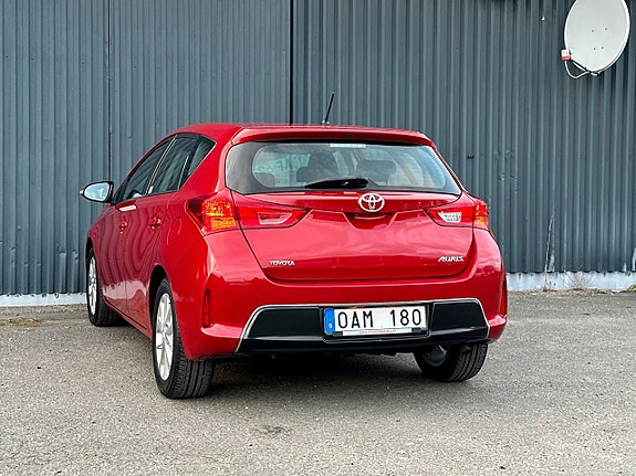 Toyota Auris 6 of 10