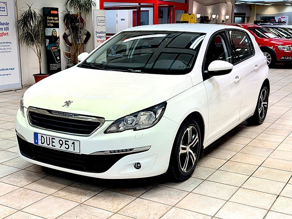 Peugeot 308 2 of 5