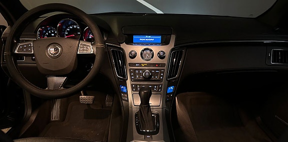 Cadillac CTS 13 of 20