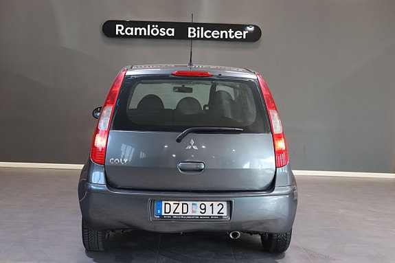 Mitsubishi Colt 7 of 17