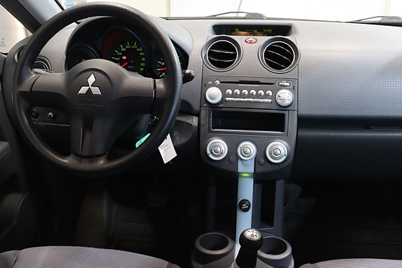 Mitsubishi Colt 9 of 17