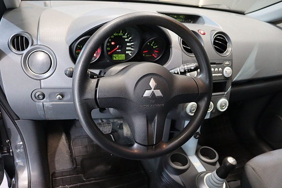 Mitsubishi Colt 12 of 17