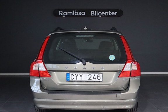 Volvo V70 11 of 25