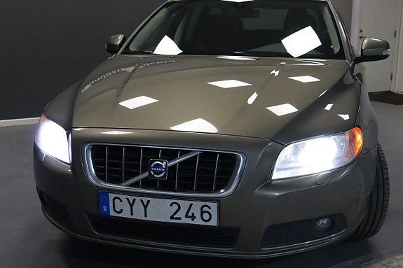 Volvo V70 8 of 25