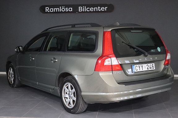 Volvo V70 12 of 25