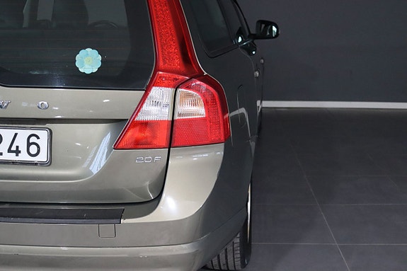 Volvo V70 17 of 25