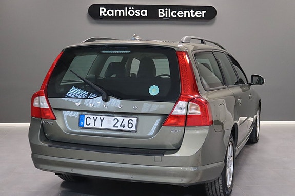 Volvo V70 10 of 25