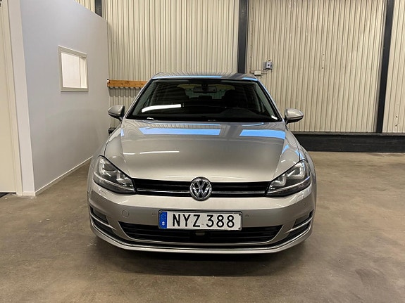 Volkswagen Golf VII 2 of 14