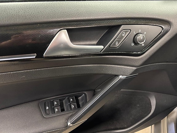 Volkswagen Golf VII 13 of 14
