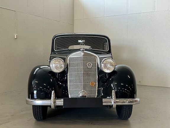 Mercedes-Benz 170 2 of 5