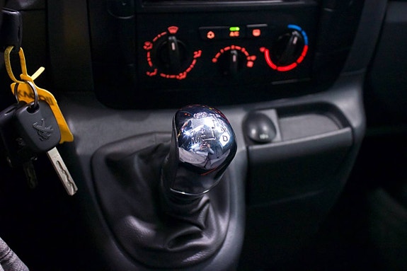 Peugeot Expert 15 of 18
