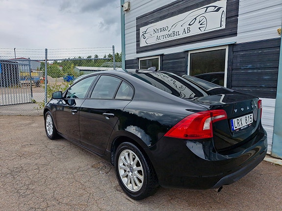 Volvo S60 3 of 5