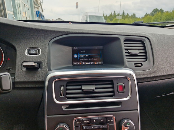 Volvo S60 7 of 9