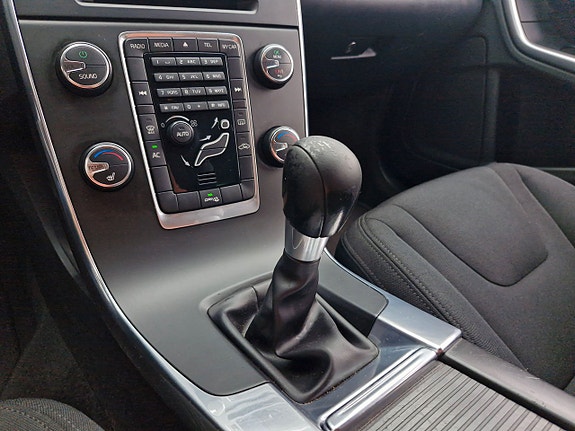 Volvo S60 8 of 9