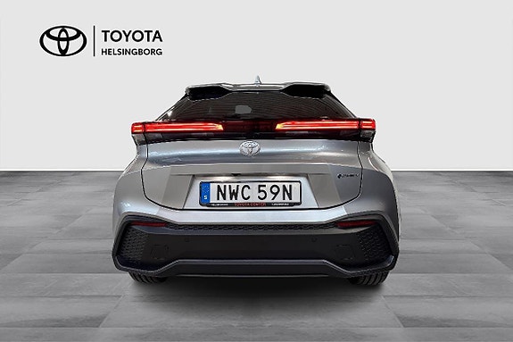 Toyota C-HR 6 of 21