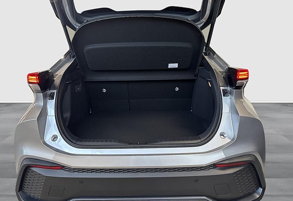 Toyota C-HR 10 of 21
