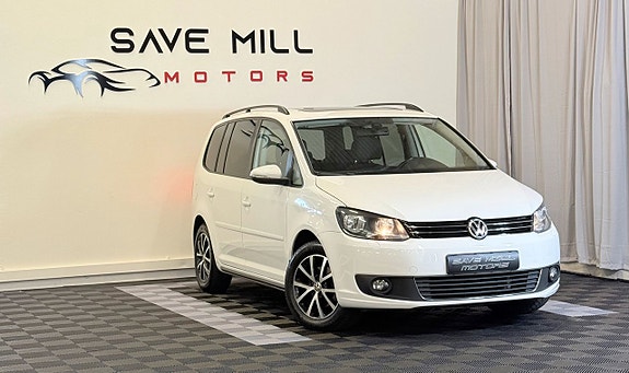 Volkswagen Touran 2 of 5