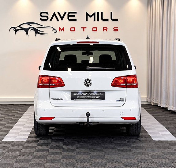Volkswagen Touran 2 of 13