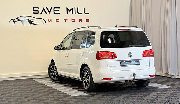 Volkswagen Touran 4 of 5
