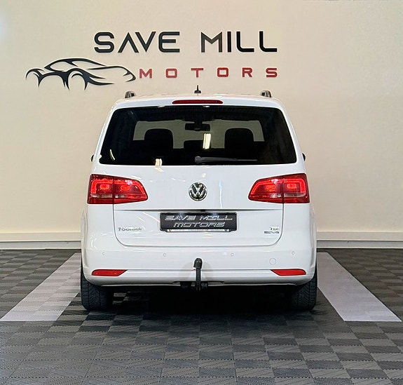 Volkswagen Touran 3 of 5
