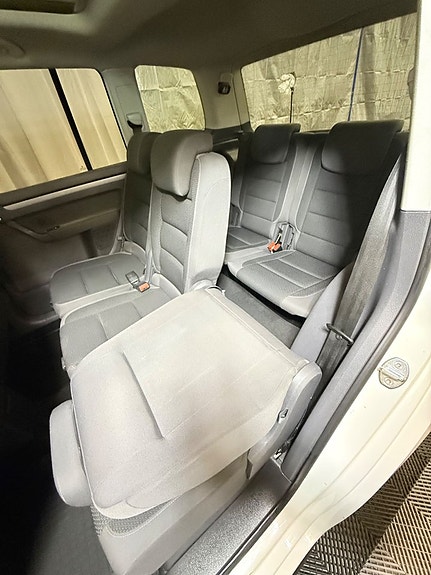 Volkswagen Touran 7 of 13