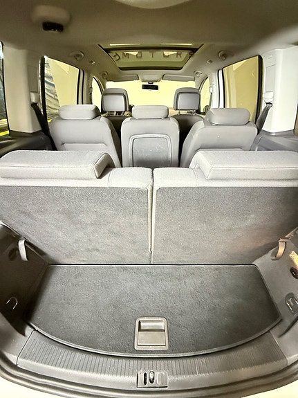 Volkswagen Touran 8 of 13