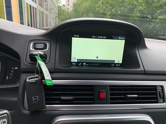 Volvo V70 3 of 5