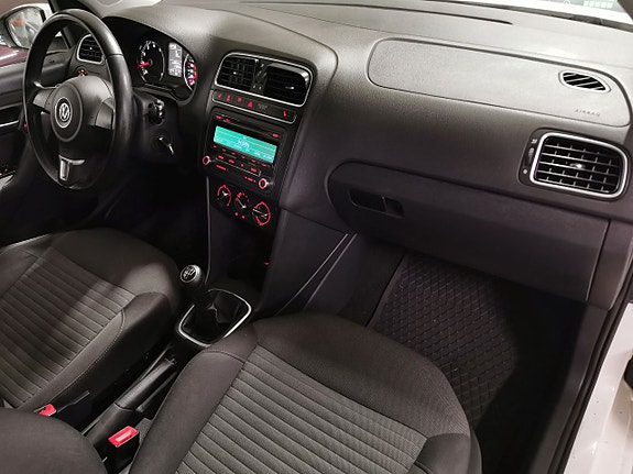 Volkswagen Polo 9 of 16