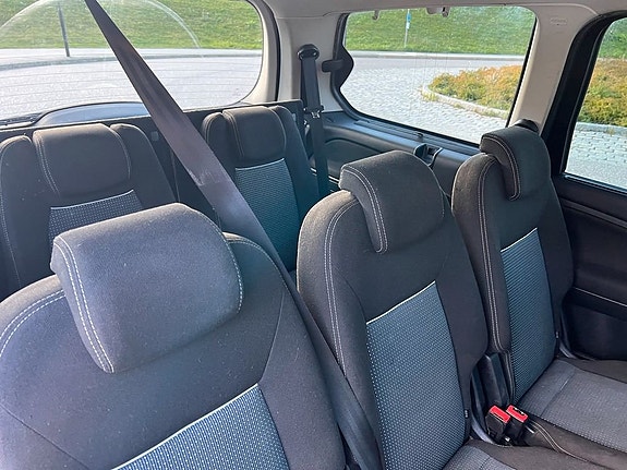 Ford Galaxy 9 of 10