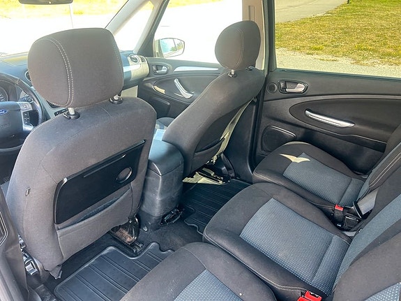 Ford Galaxy 6 of 10
