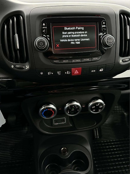 Fiat 500L 16 of 21