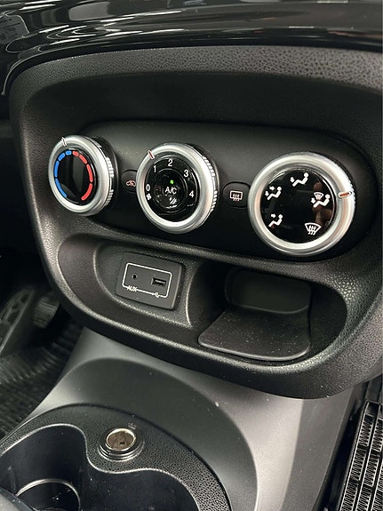 Fiat 500L 17 of 21