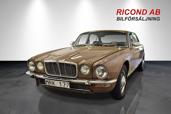 Jaguar XJ 7 of 16