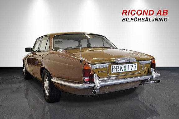 Jaguar XJ 6 of 16