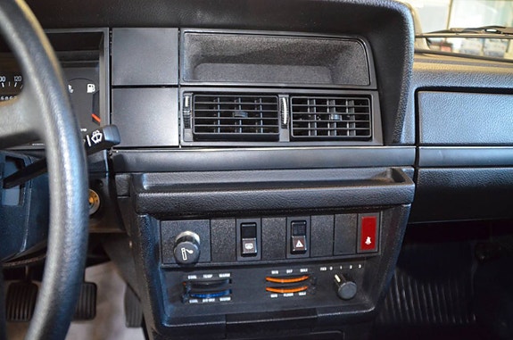 Volvo 244 23 of 23
