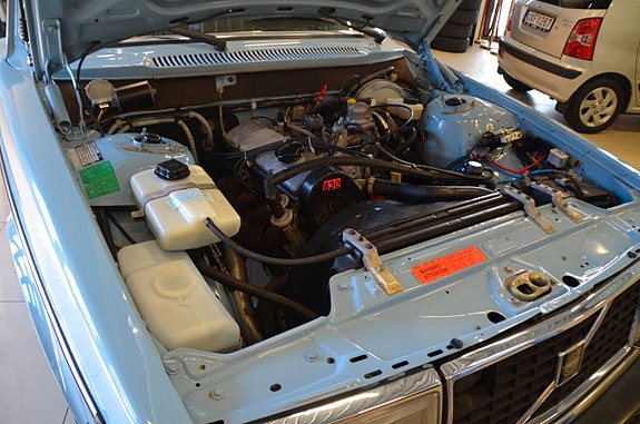 Volvo 244 9 of 23