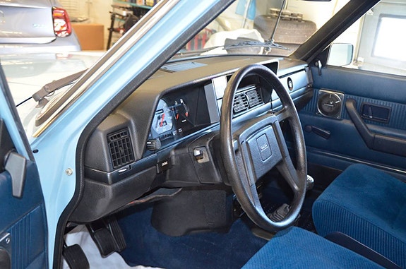 Volvo 244 20 of 23