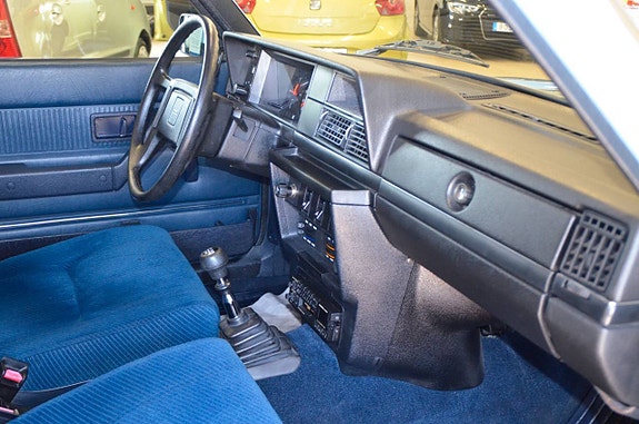 Volvo 244 14 of 23