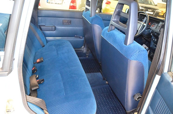 Volvo 244 12 of 23