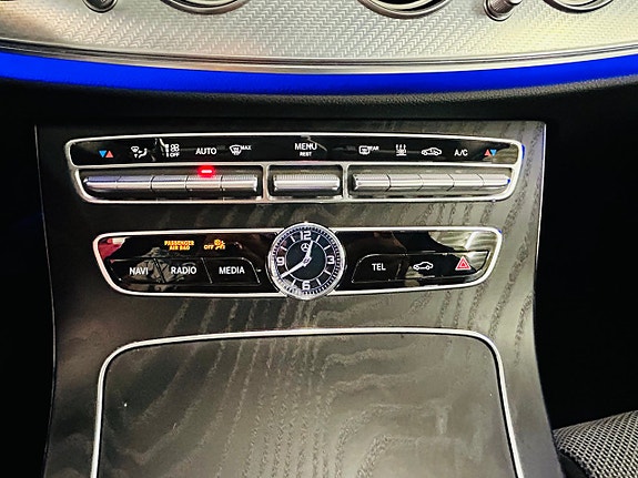 Mercedes-Benz E200 d 30 of 30
