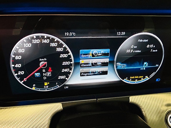 Mercedes-Benz E200 d 24 of 30
