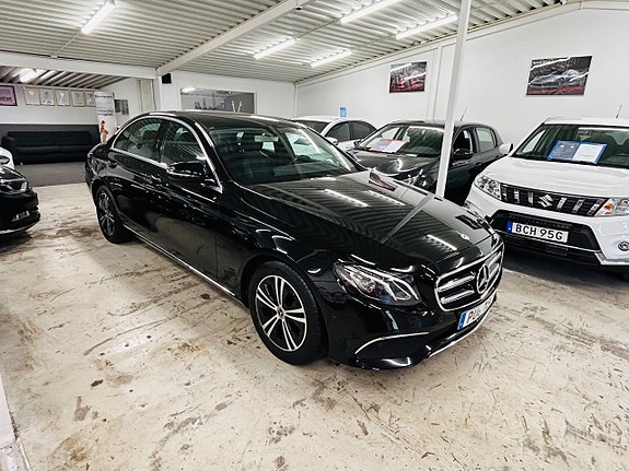 Mercedes-Benz E200 d 3 of 5