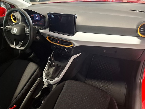 Seat Arona 11 of 21