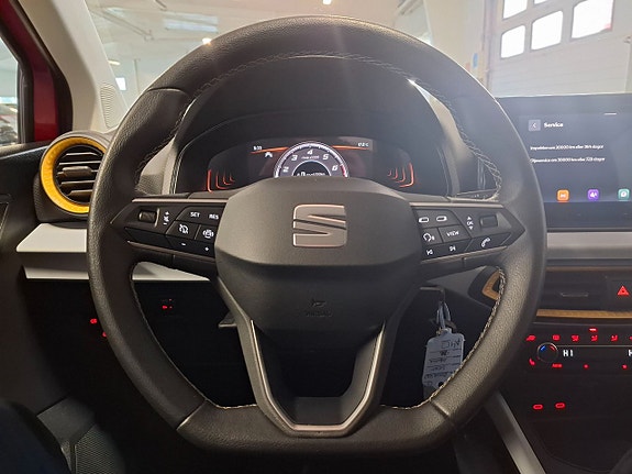 Seat Arona 12 of 21
