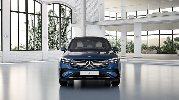 Mercedes-Benz GLC300 e 2 of 5